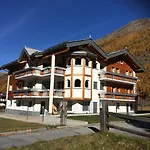 Apartment Haus Alpenstern Saas-Grund